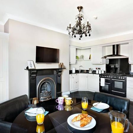 Central Harrogate Townhouse Apartment With Parking Εξωτερικό φωτογραφία