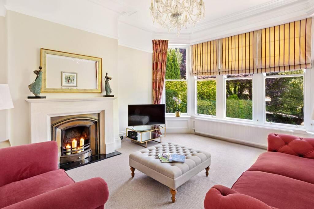Central Harrogate Townhouse Apartment With Parking Εξωτερικό φωτογραφία