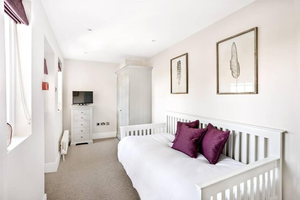 Central Harrogate Townhouse Apartment With Parking Εξωτερικό φωτογραφία